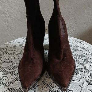 Brown Heeled Boots with Pointed Toe